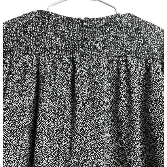 Michael Kors Smocked Peasant Blouse Size XS Pullover Zip Back Black White - Picture 6 of 10